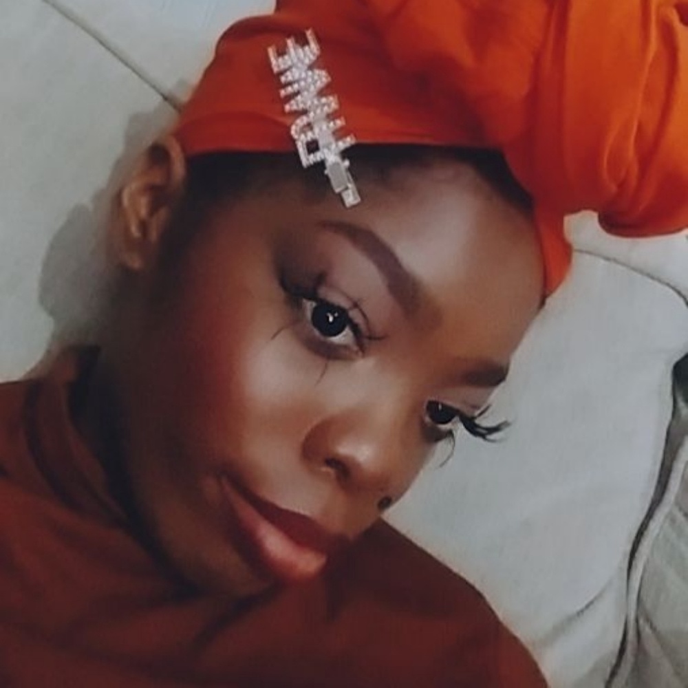 Meet your Posher, Elyse